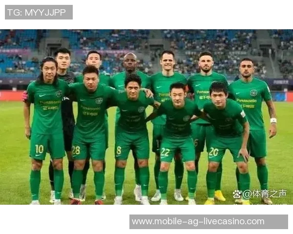 足球教练在球队发展和球员成长中的关键作用与影响分析